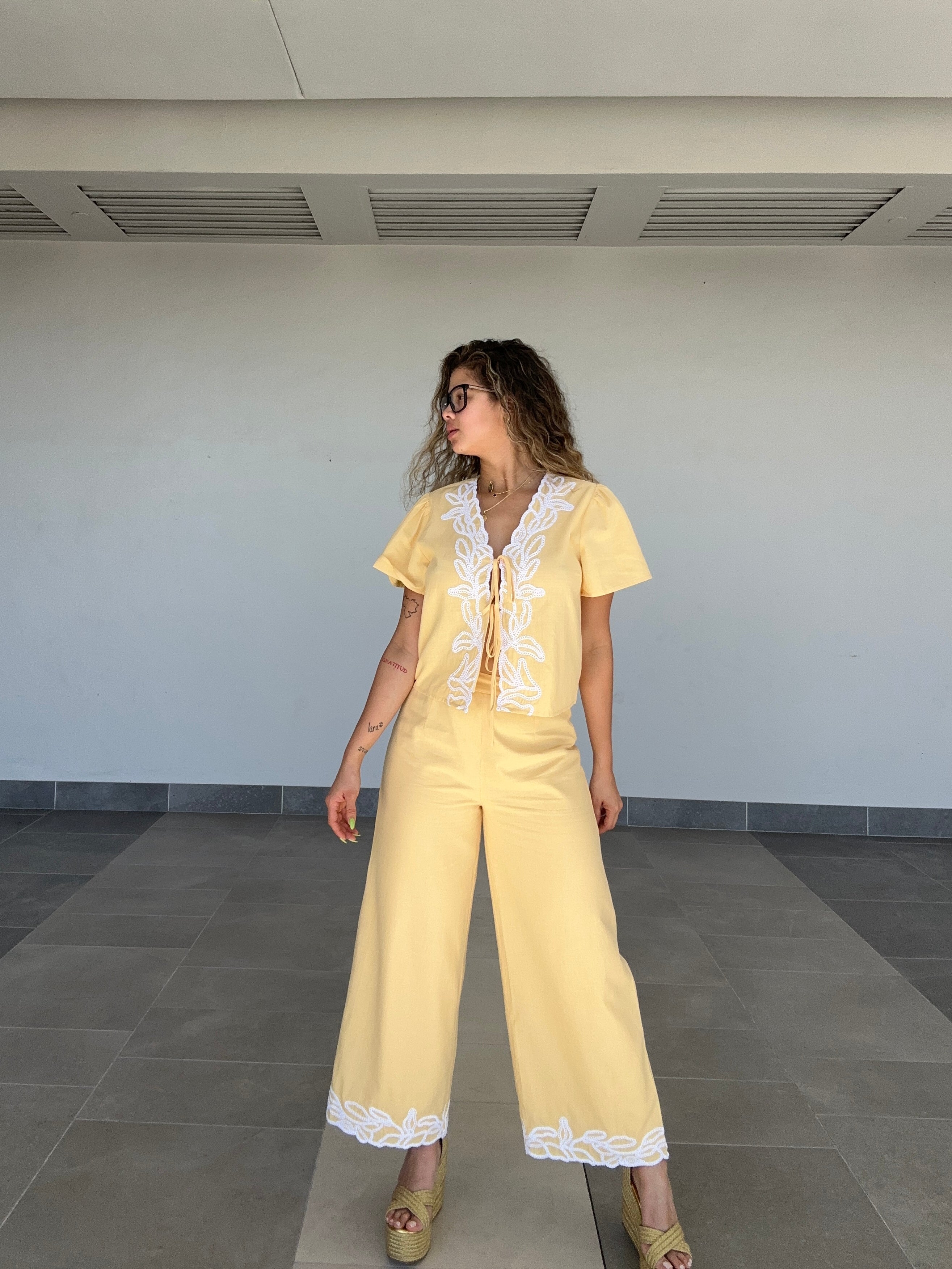EMBROIDERED BUTTER YELLOW SET