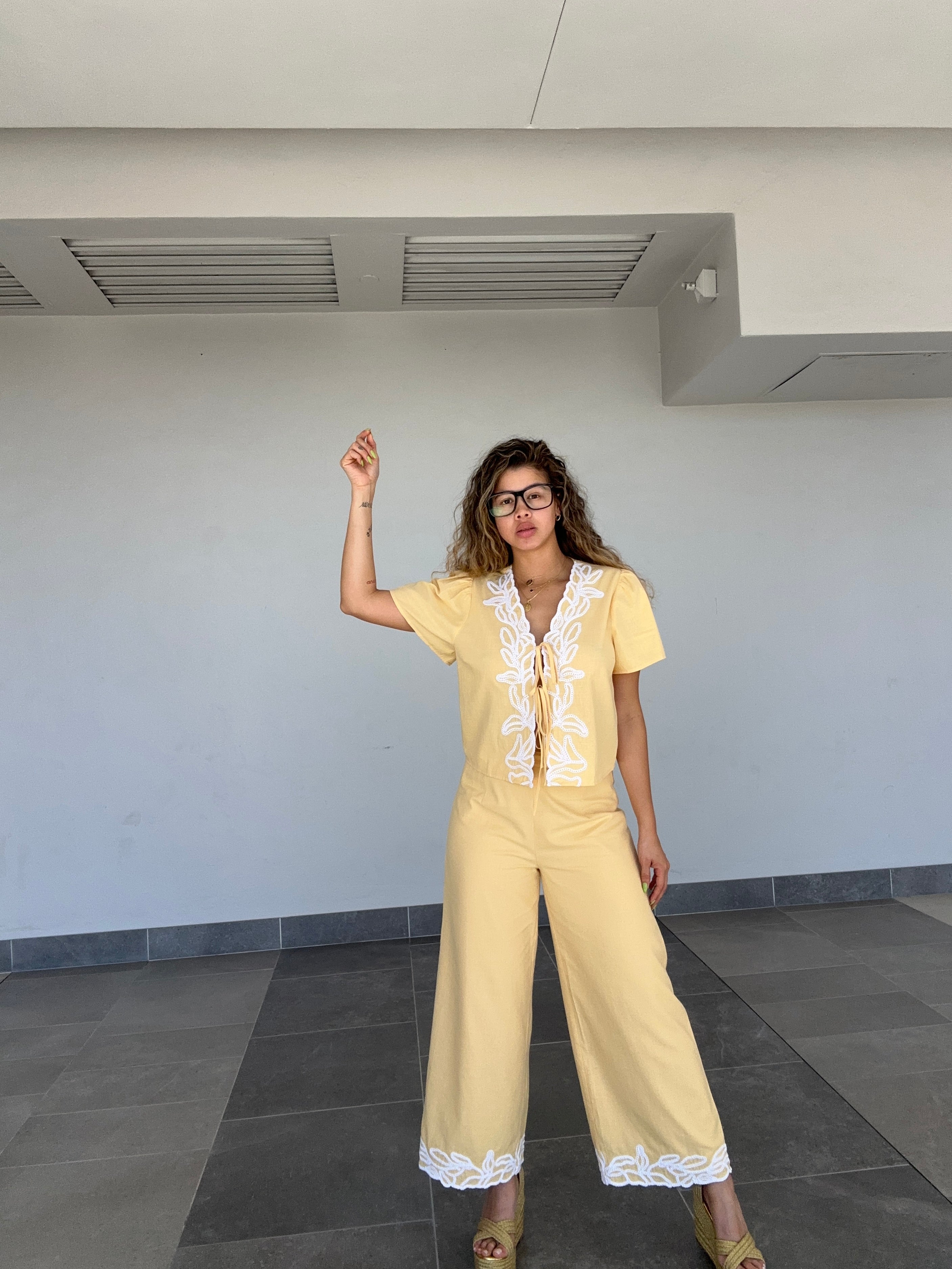 EMBROIDERED BUTTER YELLOW SET