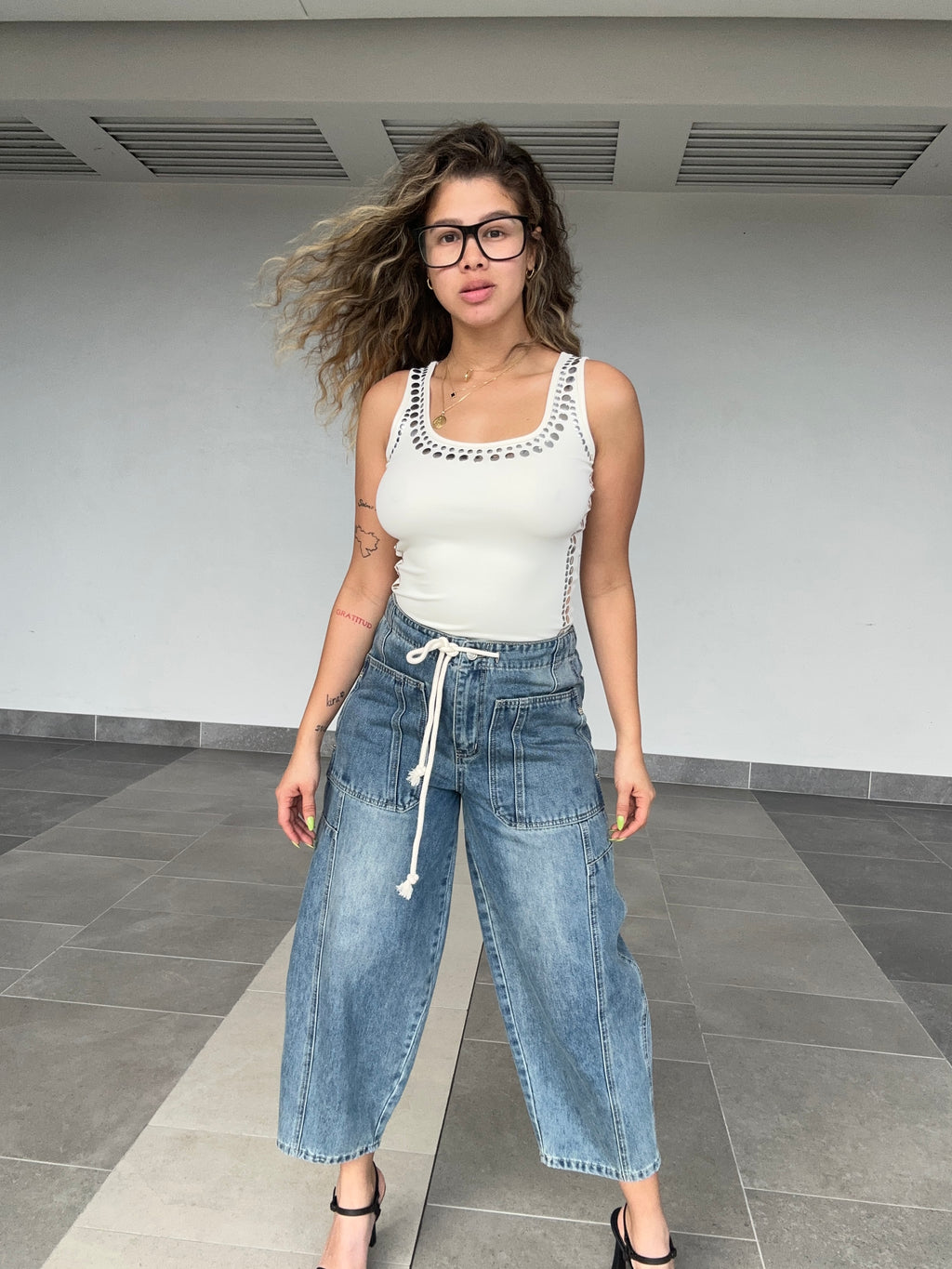 BLOUSE TACHUELAS